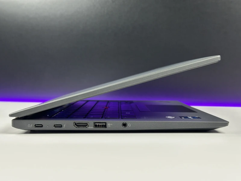 Lenovo ThinkPad T14s Gen 3 - i5-1245U, 16GB LPDDR5,14" FHD+. Smukły laptop biznesowy z czytnikiem linii papilarnych i solidną konstrukcją premium