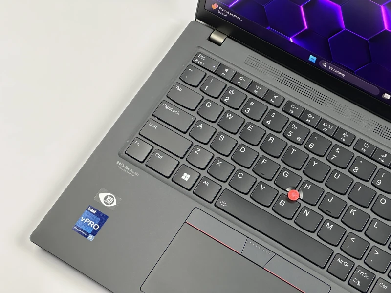 Lenovo ThinkPad T14s Gen 3 - i5-1245U, 16GB LPDDR5,14" FHD+. Smukły laptop biznesowy z czytnikiem linii papilarnych i solidną konstrukcją premium