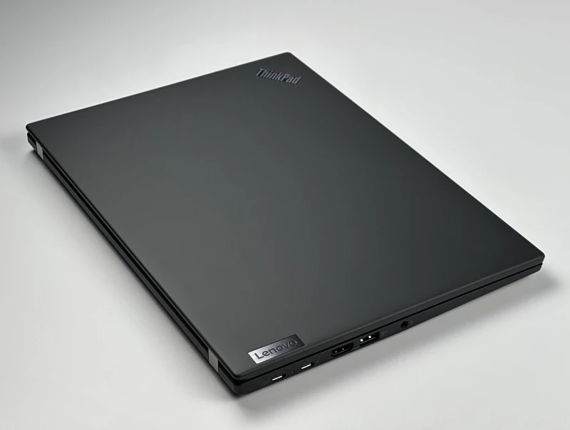 Lenovo ThinkPad T14s Gen 3 - i5-1245U, 16GB LPDDR5,14" FHD+. Smukły laptop biznesowy z czytnikiem linii papilarnych i solidną konstrukcją premium