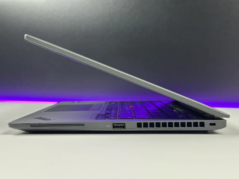 Lenovo ThinkPad T14s Gen 3 - i5-1245U, 16GB LPDDR5,14" FHD+. Smukły laptop biznesowy z czytnikiem linii papilarnych i solidną konstrukcją premium