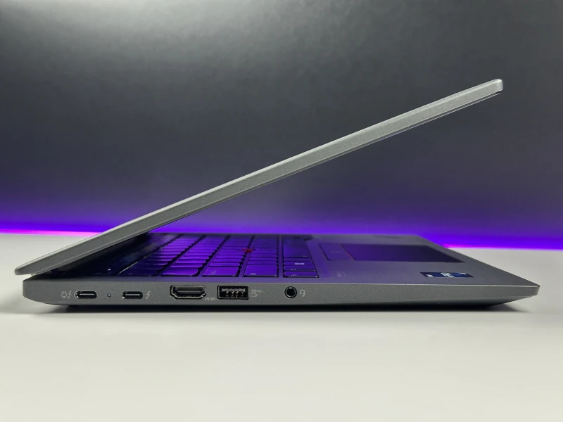 Lenovo ThinkPad T14s Gen 3 - i5-1245U, 16GB LPDDR5,14" FHD+. Smukły laptop biznesowy z czytnikiem linii papilarnych i solidną konstrukcją premium