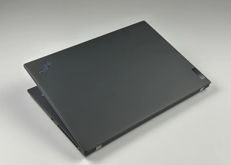 Lenovo ThinkPad T14s Gen 3 - i5-1245U, 16GB LPDDR5,14" FHD+. Smukły laptop biznesowy z czytnikiem linii papilarnych i solidną konstrukcją premium