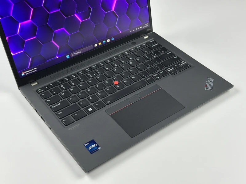 Lenovo ThinkPad T14s Gen 3 - i5-1245U, 16GB LPDDR5,14" FHD+. Smukły laptop biznesowy z czytnikiem linii papilarnych i solidną konstrukcją premium