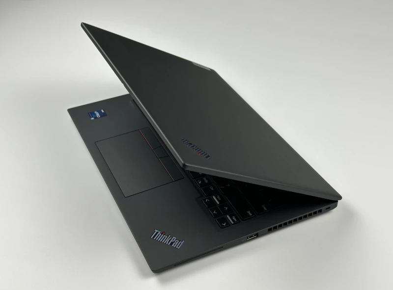 Lenovo ThinkPad T14s Gen 3 - i5-1245U, 16GB LPDDR5,14" FHD+. Smukły laptop biznesowy z czytnikiem linii papilarnych i solidną konstrukcją premium Lenovo ThinkPad T14s Gen 3 - i5-1245U, 16GB LPDDR5,14" FHD+. Smukły laptop biznesowy z czytnikiem linii papilarnych i solidną konstrukcją premium
