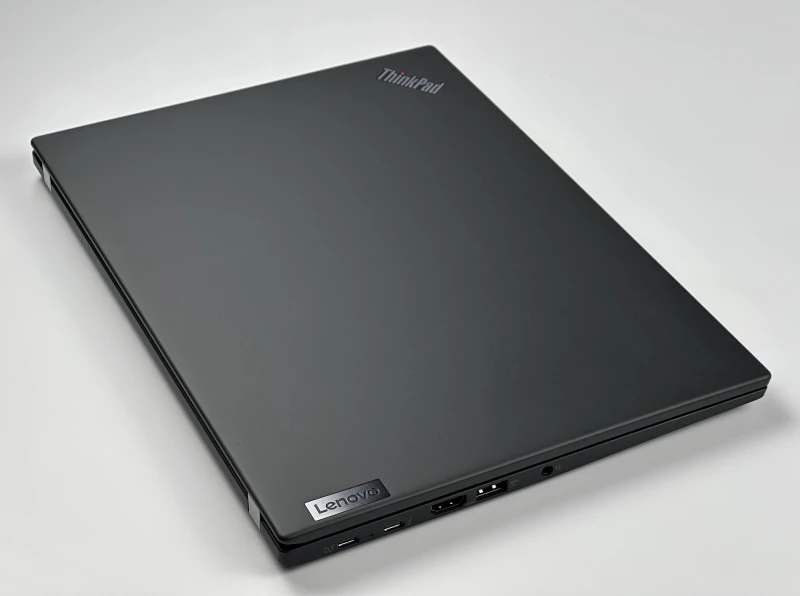 Lenovo ThinkPad T14s Gen 3 - i5-1245U, 16GB LPDDR5,14" FHD+. Smukły laptop biznesowy z czytnikiem linii papilarnych i solidną konstrukcją premium