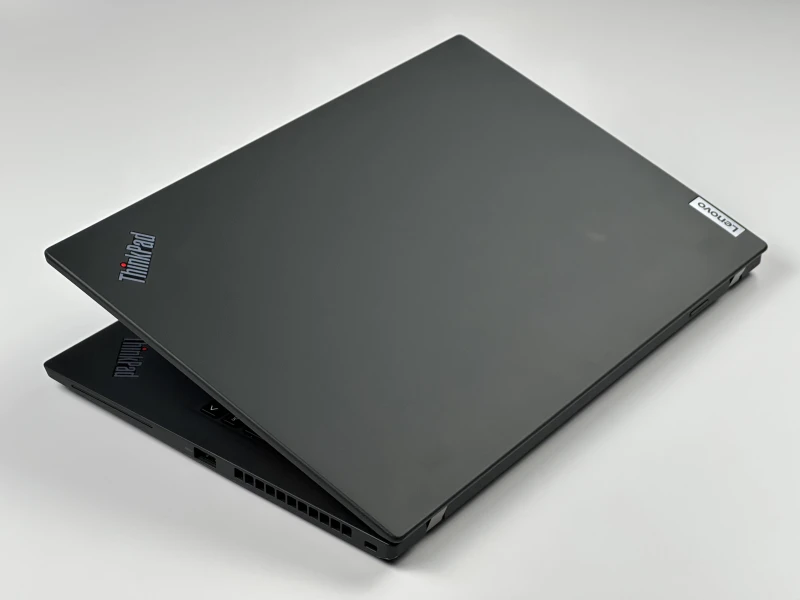 Lenovo ThinkPad T14s Gen 2 i7-1165G7 16GB RAM. Wydajny laptop biznesowy z ekranem FHD do analiz, dokumentów i pracy zdalnej.