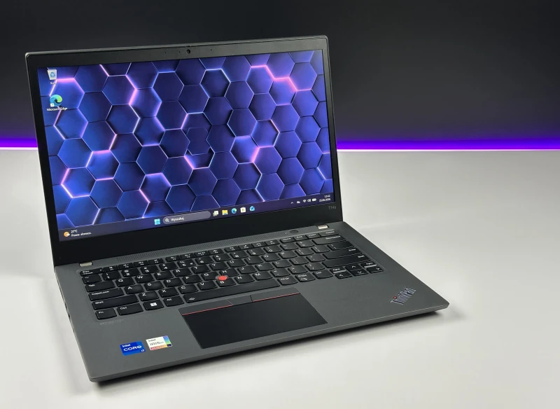 Lenovo ThinkPad T14s Gen 2 i7-1165G7 16GB RAM. Wydajny laptop biznesowy z ekranem FHD do analiz, dokumentów i pracy zdalnej.