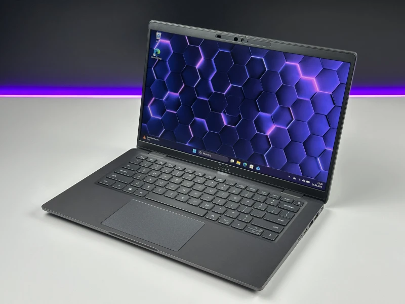 Dell Latitude 7420 z i5-1145G7, 16GB RAM LPDDR4 i ekranem 14" FHD. Lekka obudowa Carbon, klawiatura US oraz kamera z fizyczną przesłoną.