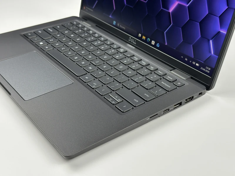 Dell Latitude 7420 z i5-1145G7, 16GB RAM LPDDR4 i ekranem 14" FHD. Lekka obudowa Carbon, klawiatura US oraz kamera z fizyczną przesłoną.