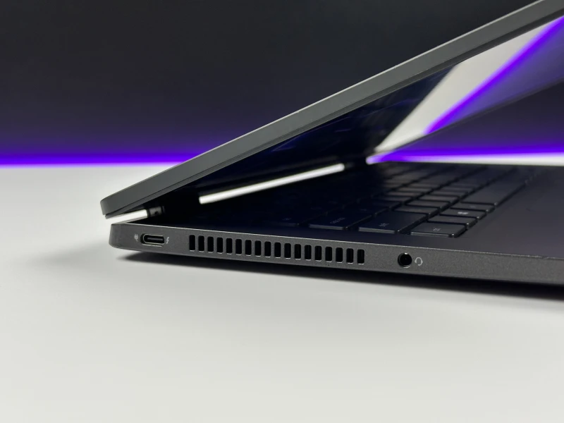 Dell Latitude 7420 z i5-1145G7, 16GB RAM LPDDR4 i ekranem 14" FHD. Lekka obudowa Carbon, klawiatura US oraz kamera z fizyczną przesłoną.