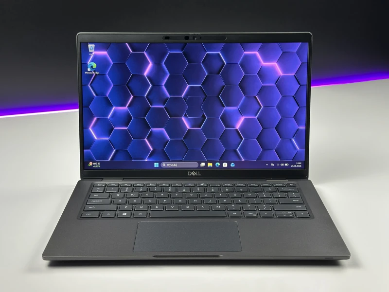 Dell Latitude 7420 z i5-1145G7, 16GB RAM LPDDR4 i ekranem 14" FHD. Lekka obudowa Carbon, klawiatura US oraz kamera z fizyczną przesłoną.