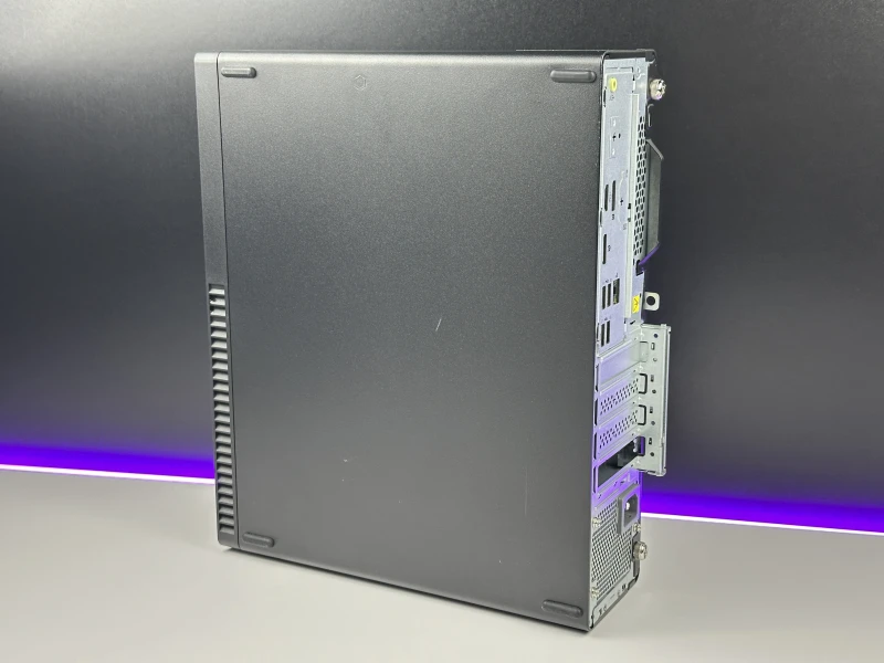 Lenovo ThinkCentre M70s Gen 3 SFF - i5-12500 UHD Graphics 770. Komputer biznesowy z pamięcią DDR4 i łatwym dostępem do podzespołów.