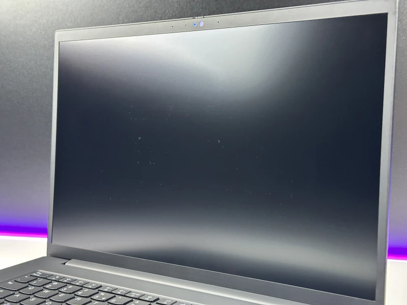 Lenovo ThinkPad P1 Gen 5 z i7-12800H, ekranem 16" QHD+ 165Hz i RTX A2000. Stacja robocza z czytnikiem linii papilarnych i pamięcią DDR5.