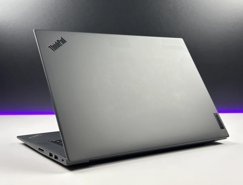 Lenovo ThinkPad P1 Gen 5 z i7-12800H, ekranem 16" QHD+ 165Hz i RTX A2000. Stacja robocza z czytnikiem linii papilarnych i pamięcią DDR5.