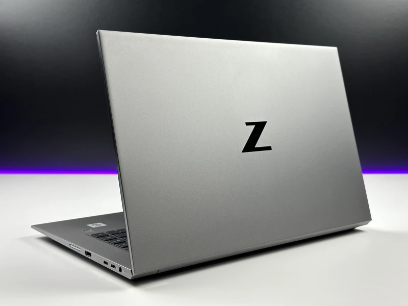 HP ZBook Studio 15 G7 z i7-10850H, 32GB RAM i ekranem 15.6". Stacja robocza z Quadro T1000, klawiaturą US i aluminiową obudową klasy premium.