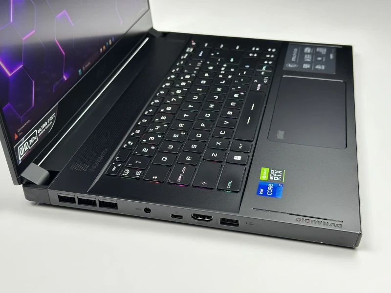 MSI Stealth GS66 12UH z ekranem 15.6" QHD 240Hz, RTX 3080 (8GB) i procesorem i7-12700H. Wysoka moc zamknięta w smukłej obudowie.