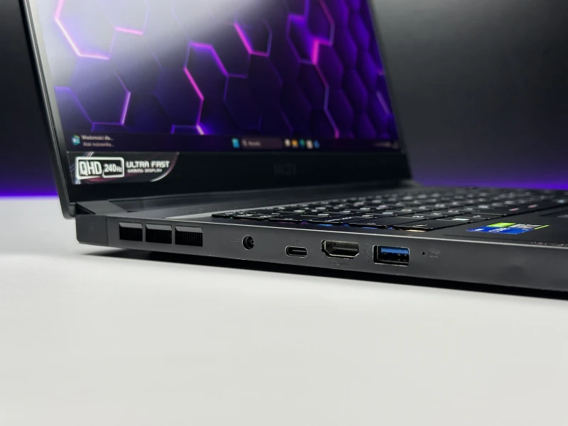 MSI Stealth GS66 12UH z ekranem 15.6" QHD 240Hz, RTX 3080 (8GB) i procesorem i7-12700H. Wysoka moc zamknięta w smukłej obudowie.