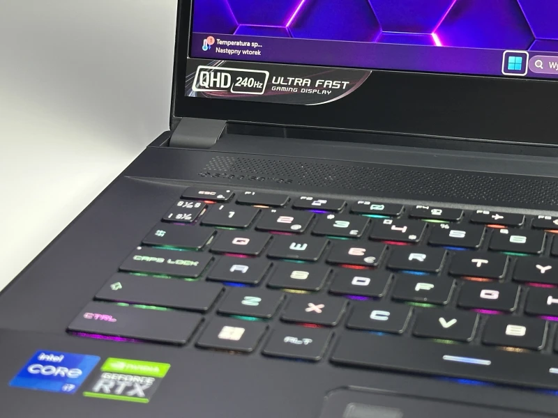 MSI Stealth GS66 12UH z ekranem 15.6" QHD 240Hz, RTX 3080 (8GB) i procesorem i7-12700H. Wysoka moc zamknięta w smukłej obudowie.