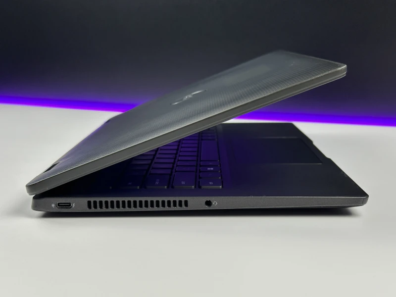 Dell Latitude 7420 2in1 z i5-1145G7, 16GB RAM i dotykowym ekranem. Obudowa Carbon, klawiatura US oraz zawias 360° - pełna swoboda pracy.