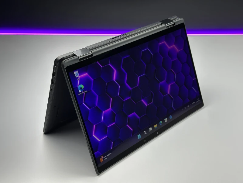 Dell Latitude 7420 2in1 z i5-1145G7, 16GB RAM i dotykowym ekranem. Obudowa Carbon, klawiatura US oraz zawias 360° - pełna swoboda pracy.