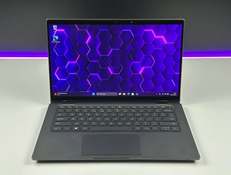 Dell Latitude 7420 2in1 z i5-1145G7, 16GB RAM i dotykowym ekranem. Obudowa Carbon, klawiatura US oraz zawias 360° - pełna swoboda pracy.