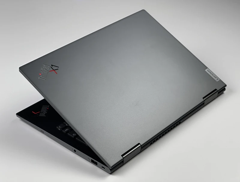 Lenovo ThinkPad X1 Yoga Gen7 - i5-1250P, FHD+ dotyk z filtrem prywatyzującym. Konwertowalny laptop z rysikiem w obudowie i aluminiową konstrukcją.