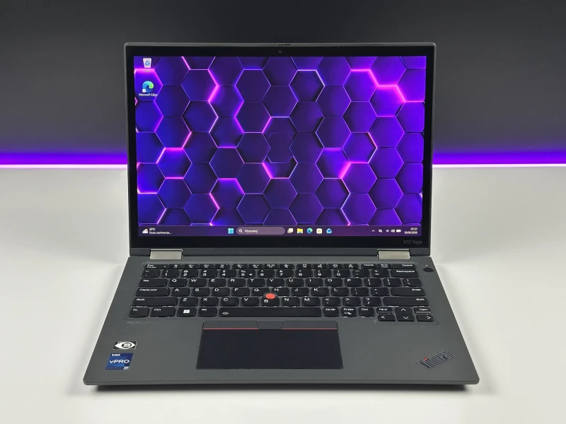 Lenovo ThinkPad X13 Yoga Gen 3 z i7-1265U, dotykowym ekranem 13.3". Rysik w obudowie, klawiatura US oraz zawias 360°.