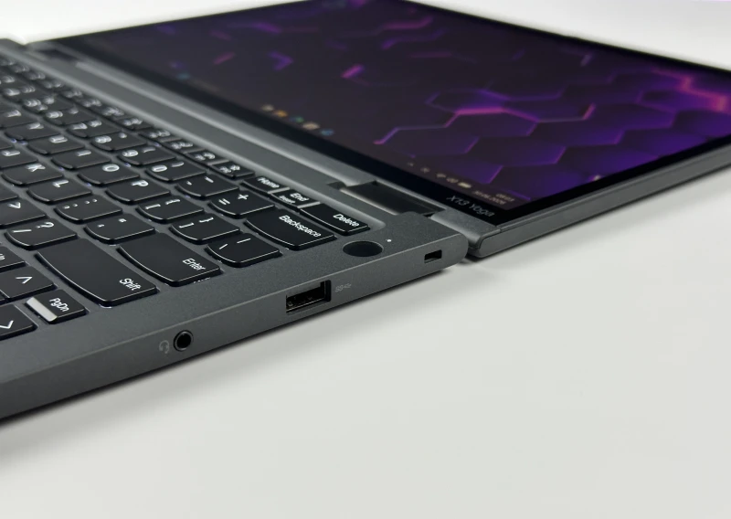 Lenovo ThinkPad X13 Yoga Gen 3 z i7-1265U, dotykowym ekranem 13.3". Rysik w obudowie, klawiatura US oraz zawias 360°.