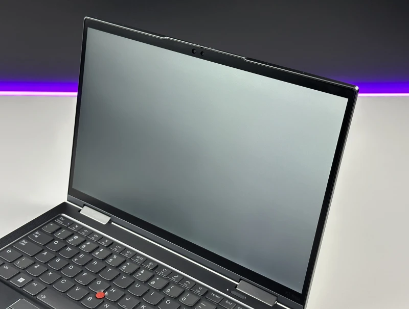 Lenovo ThinkPad X1 Yoga Gen7 - i5-1250P, FHD+ dotyk z filtrem prywatyzującym. Konwertowalny laptop z rysikiem w obudowie i aluminiową konstrukcją.