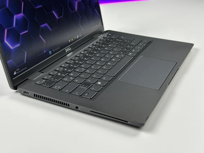 Dell Latitude 7420 i7-1185G7, 16GB RAM – ultrabook biznesowy z grafiką Intel Iris Xe, idealny do pracy zdalnej, biura, wideokonferencji i multitaskingu.