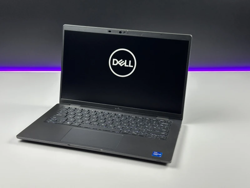 Dell Latitude 7420 z i7-1185G7, 16GB RAM i ekranem 14". Obudowa Carbon, klawiatura US oraz technologia Intel Evo - mobilność i responsywność.