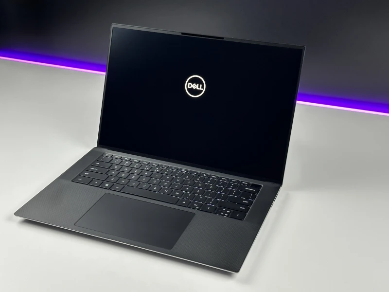 Dell Precision 5560 z i7-11850H i ekranem 15,6" FHD+. Smukła stacja robocza z klawiaturą US, czytnikiem linii papilarnych. Dell Precision 5560 z i7-11850H i ekranem 15,6" FHD+. Smukła stacja robocza z klawiaturą US, czytnikiem linii papilarnych.