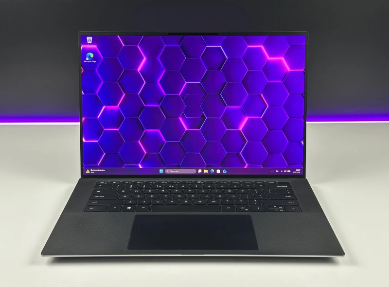 Dell Precision 5560 z i7-11850H i ekranem 15,6" FHD+. Smukła stacja robocza z klawiaturą US, czytnikiem linii papilarnych.
