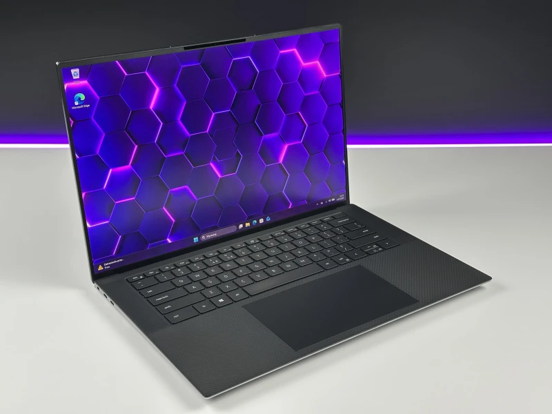 Dell Precision 5560 z i7-11850H i ekranem 15,6" FHD+. Smukła stacja robocza z klawiaturą US, czytnikiem linii papilarnych.