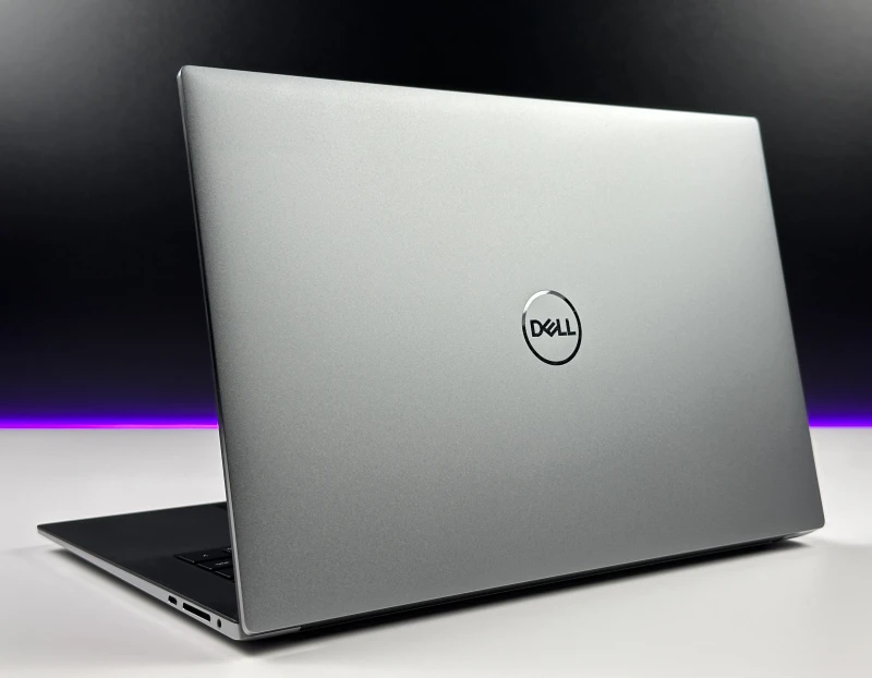 Dell Precision 5560 z i7-11850H i ekranem 15,6" FHD+. Smukła stacja robocza z klawiaturą US, czytnikiem linii papilarnych.