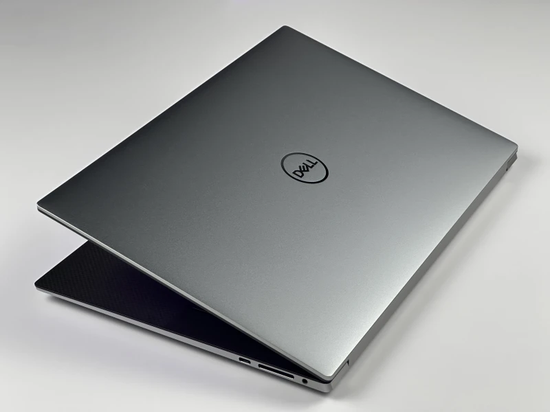Dell Precision 5560 z i7-11850H i ekranem 15,6" FHD+. Smukła stacja robocza z klawiaturą US, czytnikiem linii papilarnych. Dell Precision 5560 z i7-11850H i ekranem 15,6" FHD+. Smukła stacja robocza z klawiaturą US, czytnikiem linii papilarnych.