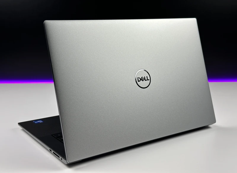 Dell Precision 5560 z i7-11850H i ekranem 15,6" FHD+. Smukła stacja robocza z klawiaturą US, czytnikiem linii papilarnych.