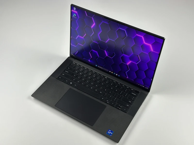 Dell Precision 5560 z i7-11850H i ekranem 15,6" FHD+. Smukła stacja robocza z klawiaturą US, czytnikiem linii papilarnych. Dell Precision 5560 z i7-11850H i ekranem 15,6" FHD+. Smukła stacja robocza z klawiaturą US, czytnikiem linii papilarnych.