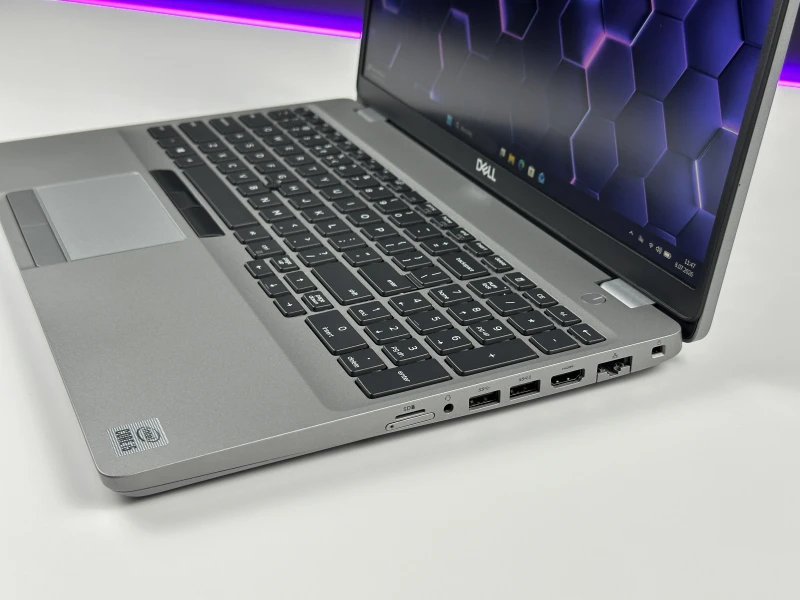 Dell Latitude 5510 z ekranem 15,6" FHD i modemem LTE. Laptop biznesowy z procesorem Intel Core i5, stworzony do pracy w każdym miejscu.