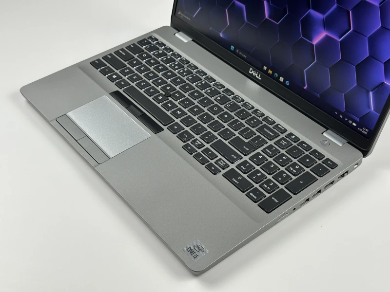 Dell Latitude 5510 z ekranem 15,6" FHD i modemem LTE. Laptop biznesowy z procesorem Intel Core i5, stworzony do pracy w każdym miejscu.