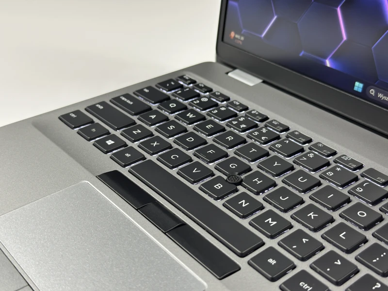 Dell Latitude 5510 z ekranem 15,6" FHD i modemem LTE. Laptop biznesowy z procesorem Intel Core i5, stworzony do pracy w każdym miejscu.