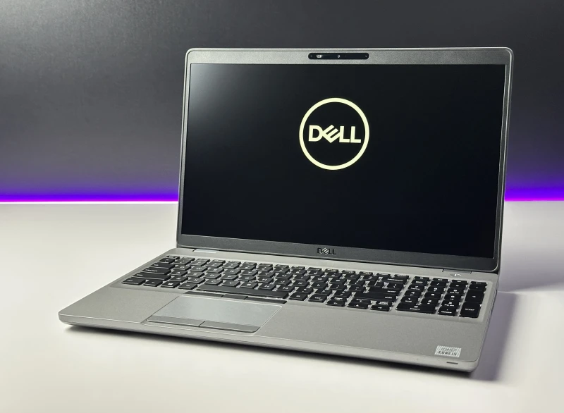 Dell Latitude 5510 – i5-10310U, matryca FHD 15.6" i klawiatura US (QWERTY PL). Komfort pisania i sprawdzona wydajność do pracy biurowej.