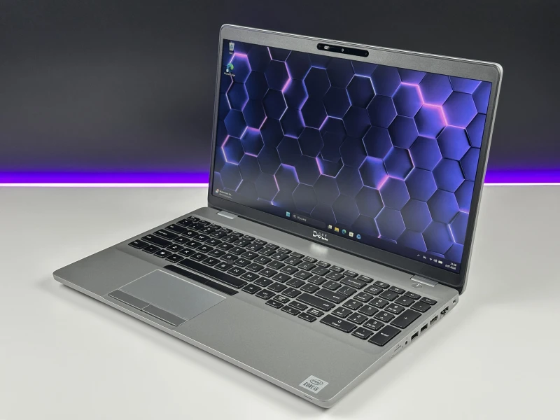 Dell Latitude 5510 – i5-10310U, matryca FHD 15.6" i klawiatura US (QWERTY PL). Komfort pisania i sprawdzona wydajność do pracy biurowej.