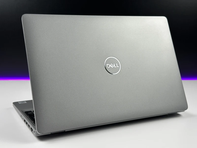 Dell Latitude 5510 – i5-10310U, matryca FHD 15.6" i klawiatura US (QWERTY PL). Komfort pisania i sprawdzona wydajność do pracy biurowej.