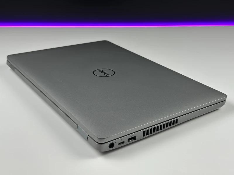 Dell Latitude 5510 – i5-10310U, matryca FHD 15.6" i klawiatura US (QWERTY PL). Komfort pisania i sprawdzona wydajność do pracy biurowej.