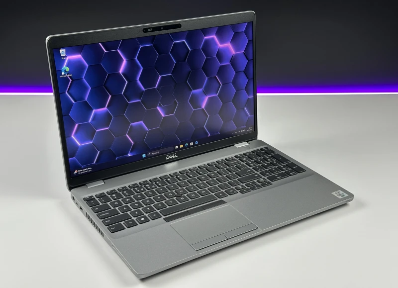 Dell Latitude 5510 z ekranem dotykowym 15,6" FHD i modemem LTE. Uniwersalny laptop biznesowy stworzony do pracy stacjonarnej i mobilnej.