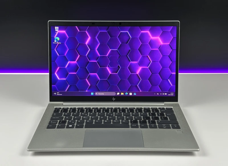 HP EliteBook 830 G8 z i5-1145G7, 13.3" FHD Sure View. Kompaktowy laptop biznesowy z funkcją ochrony prywatności ekranu i lekką konstrukcją.