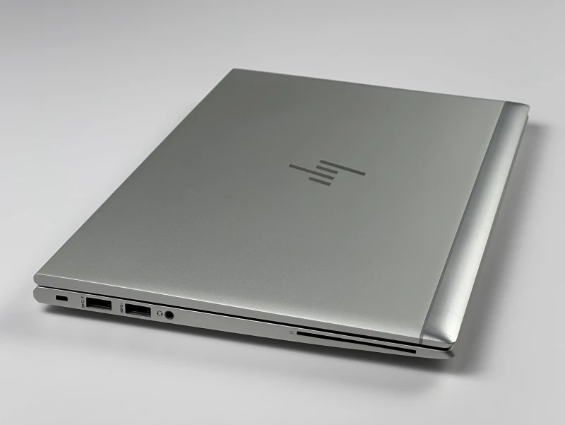 HP EliteBook 830 G8 z i5-1145G7, 13.3" FHD Sure View. Kompaktowy laptop biznesowy z funkcją ochrony prywatności ekranu i lekką konstrukcją. HP EliteBook 830 G8 z i5-1145G7, 13.3" FHD Sure View. Kompaktowy laptop biznesowy z funkcją ochrony prywatności ekranu i lekką konstrukcją.