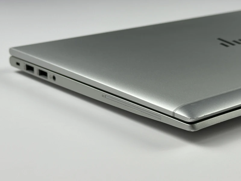 Biznesowy laptop HP EliteBook 840 G7 z procesorem i5-10310U i dotykowym ekranem 14" FHD. Aluminiowa obudowa oraz klawiatura US.