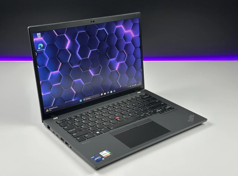 Lenovo ThinkPad T14 Gen 3 z i7-1270P, matrycą FHD+ i klawiaturą US (PL) – elegancja i moc w kompaktowej formie do pracy i zadań kreatywnych.